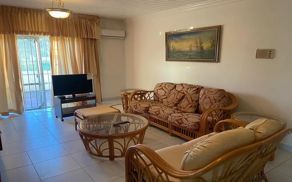 64 Golf Course Avenue New Providence Paradise Island BS