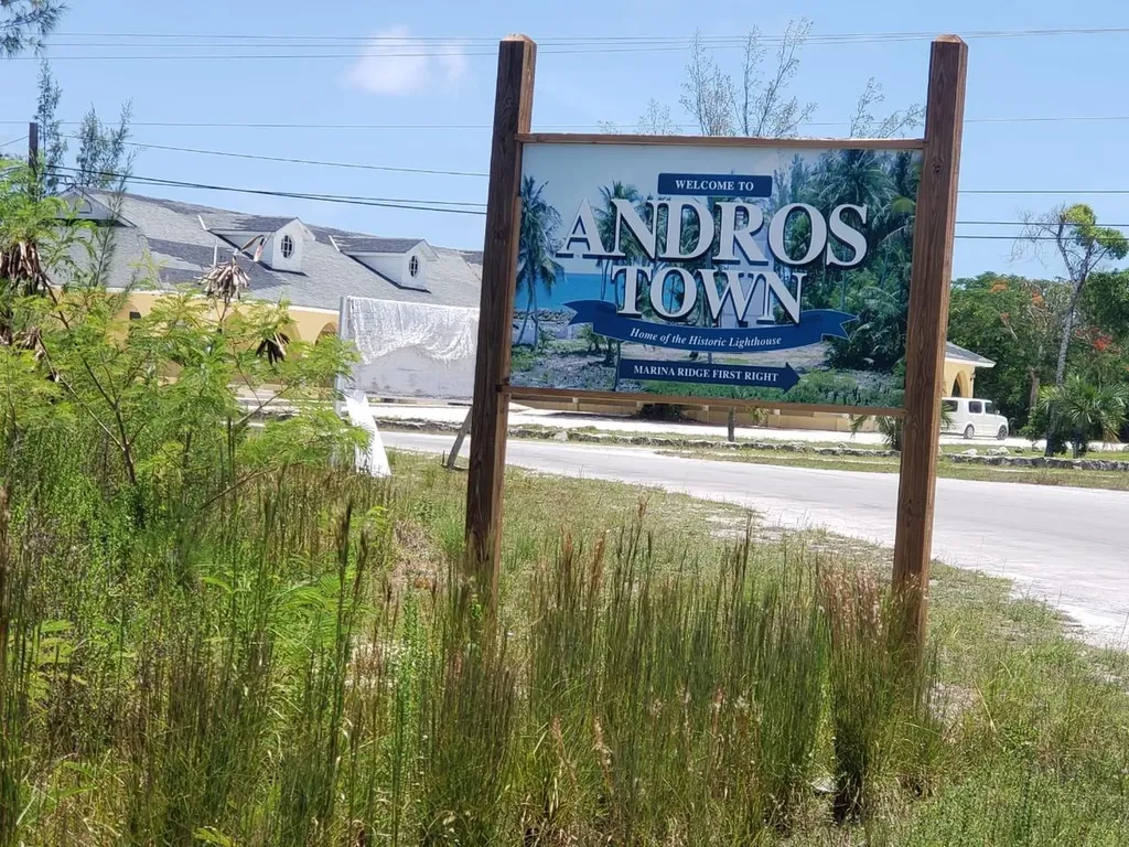 10 Acres Fresh Creek Andros BS