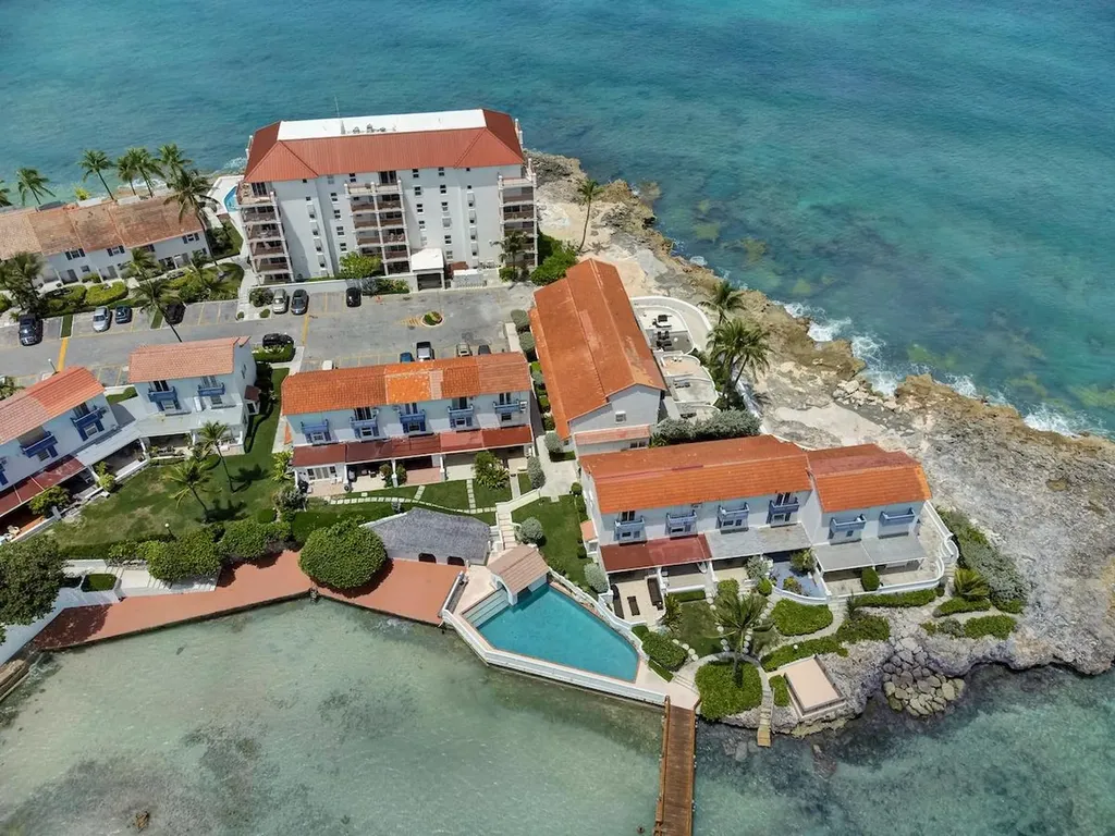 Delaporte Point New Providence Paradise Island BS