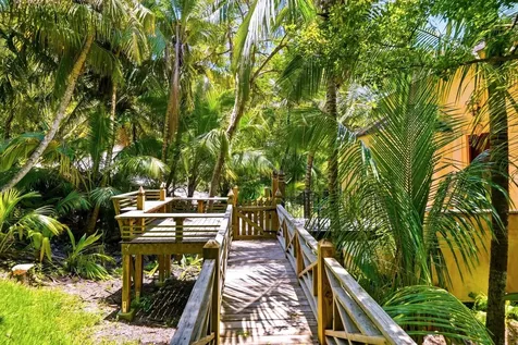 Sandycombe Eleuthera BS