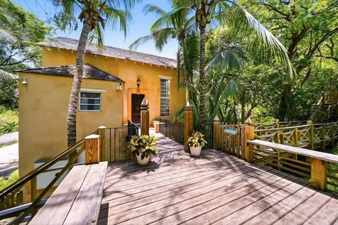 Sandycombe Eleuthera BS