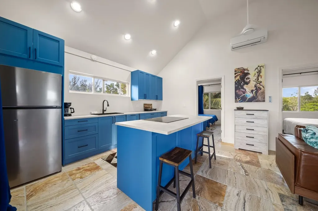 Penthouse, Coco Bay Abaco BS