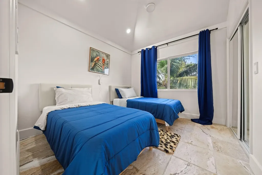 Penthouse, Coco Bay Abaco BS