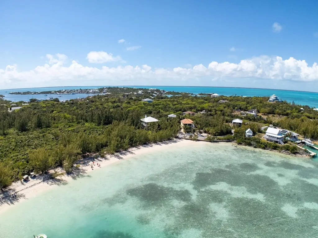 Penthouse, Coco Bay Abaco BS