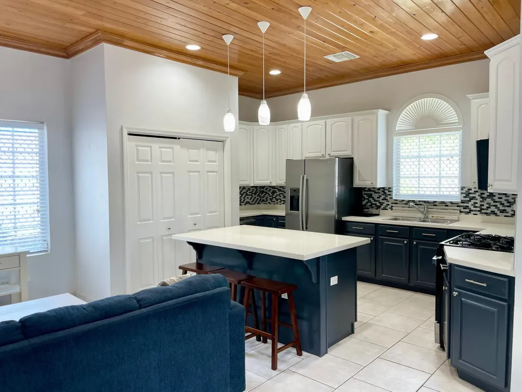 St Andrew’s Beach Avenue 21 New Providence Paradise Island BS