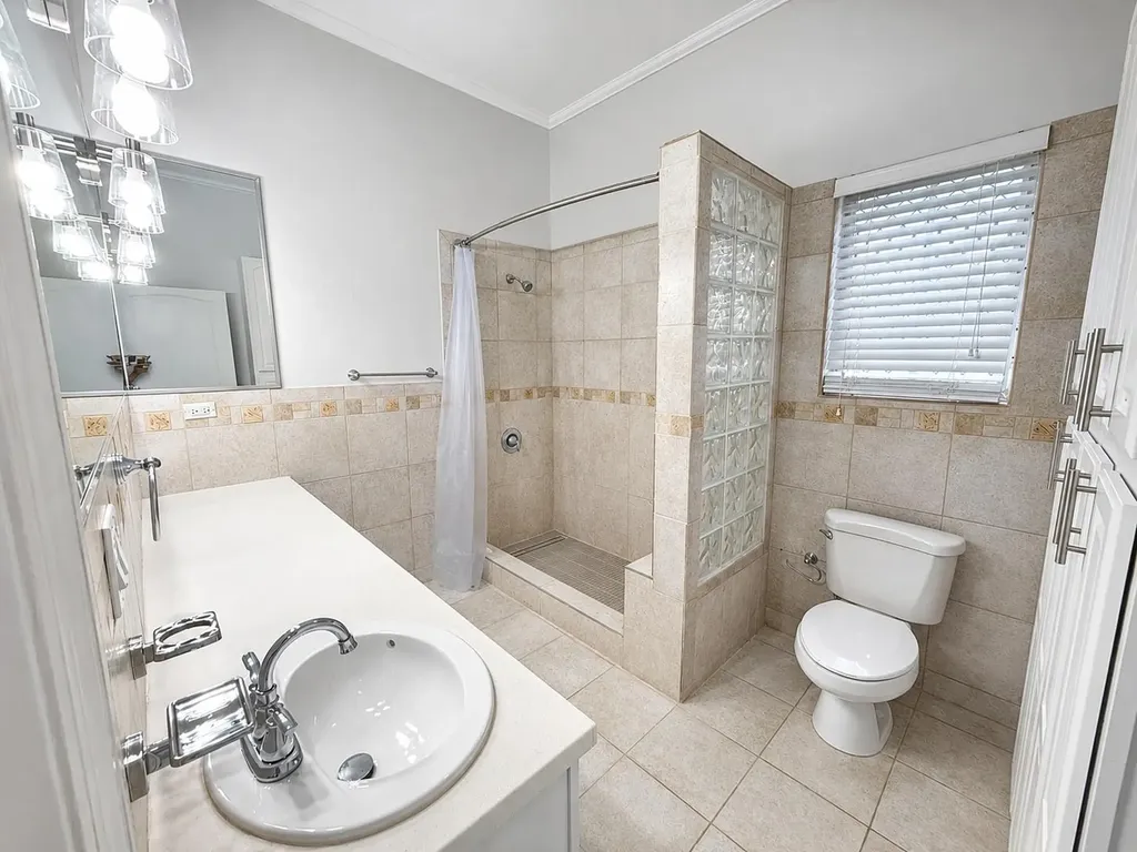 St Andrew’s Beach Avenue 21 New Providence Paradise Island BS