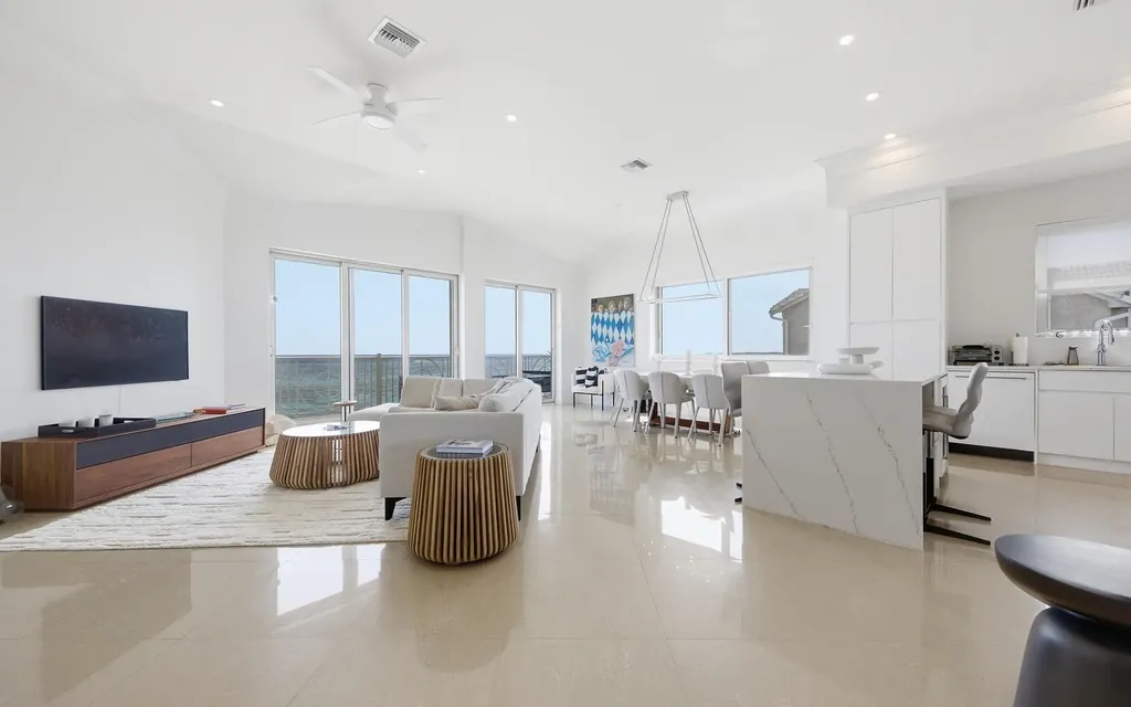 Condo Palm Shores New Providence Paradise Island BS