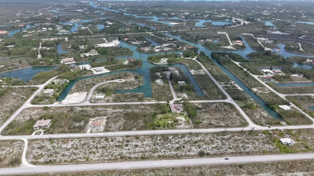 Lot 20, Block 16, Derby Grand Bahama Freeport BS