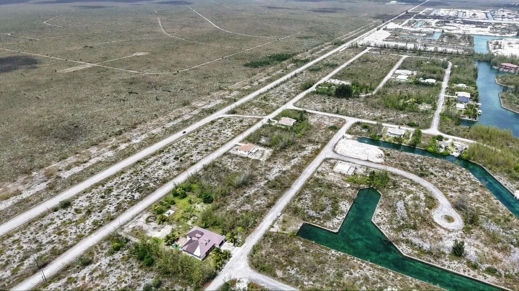 Lot 20, Block 16, Derby Grand Bahama Freeport BS