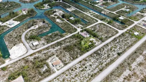 Lot 20, Block 16, Derby Grand Bahama Freeport BS