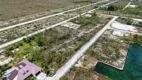 Lot 20, Block 16, Derby Grand Bahama Freeport BS