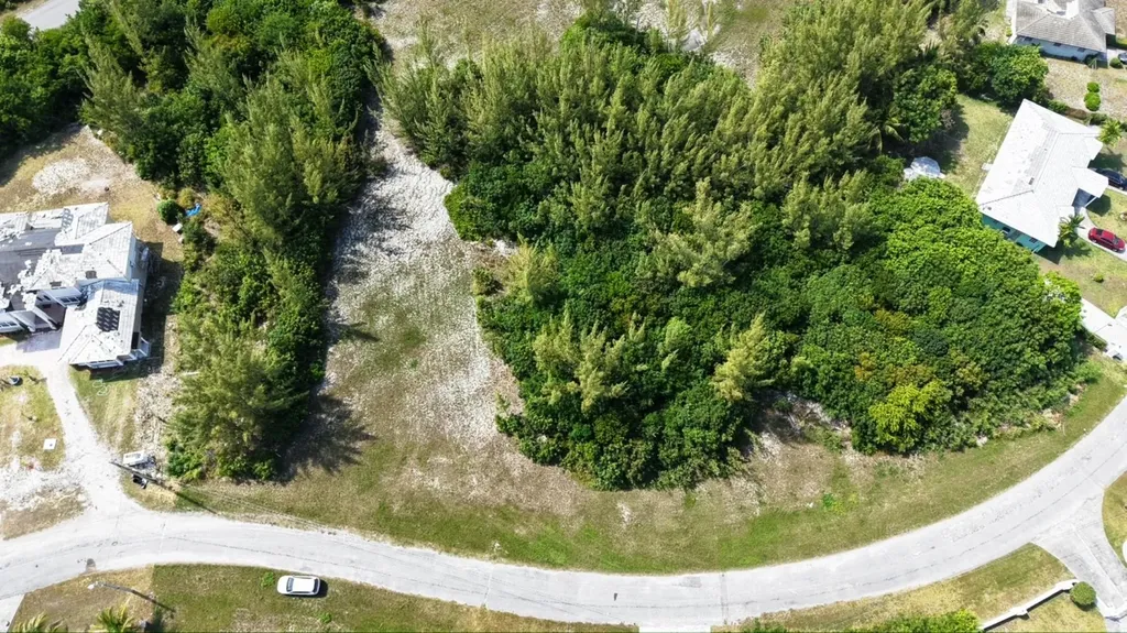 Lot 190, St Andrews Drive Grand Bahama Freeport BS