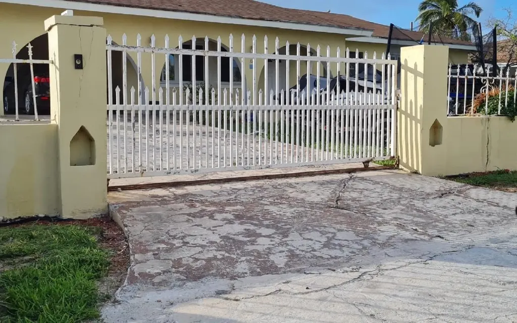 Eastwood Estates Subdivis New Providence Paradise Island BS