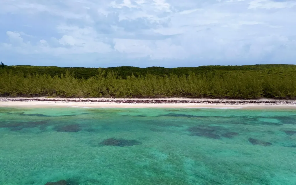 25 Acres, Windermere Bay Eleuthera BS