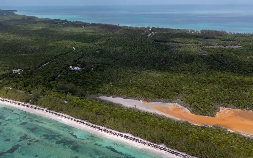 25 Acres, Windermere Bay Eleuthera BS