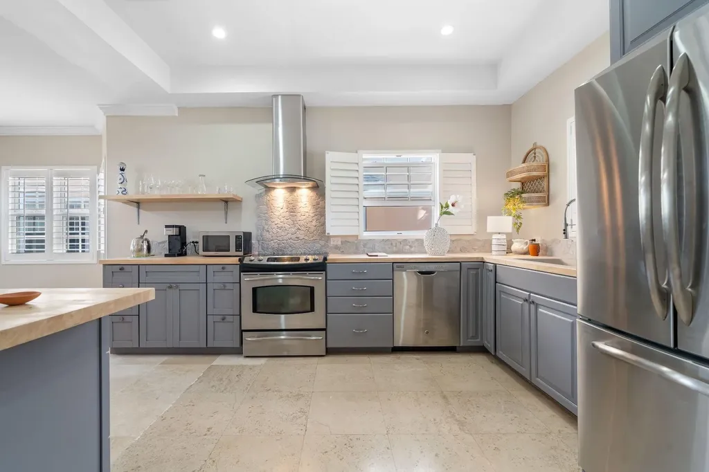 Sandyport Drive 190 New Providence Paradise Island BS