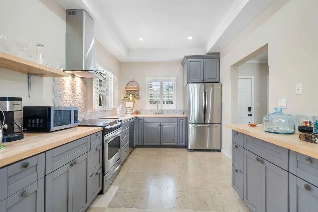 Sandyport Drive 190 New Providence Paradise Island BS