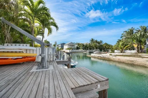 Sandyport Drive 190 New Providence Paradise Island BS