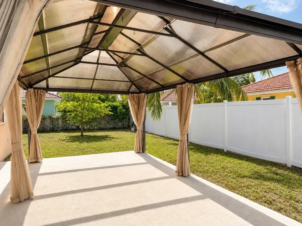 Jasper Close West New Providence Paradise Island BS