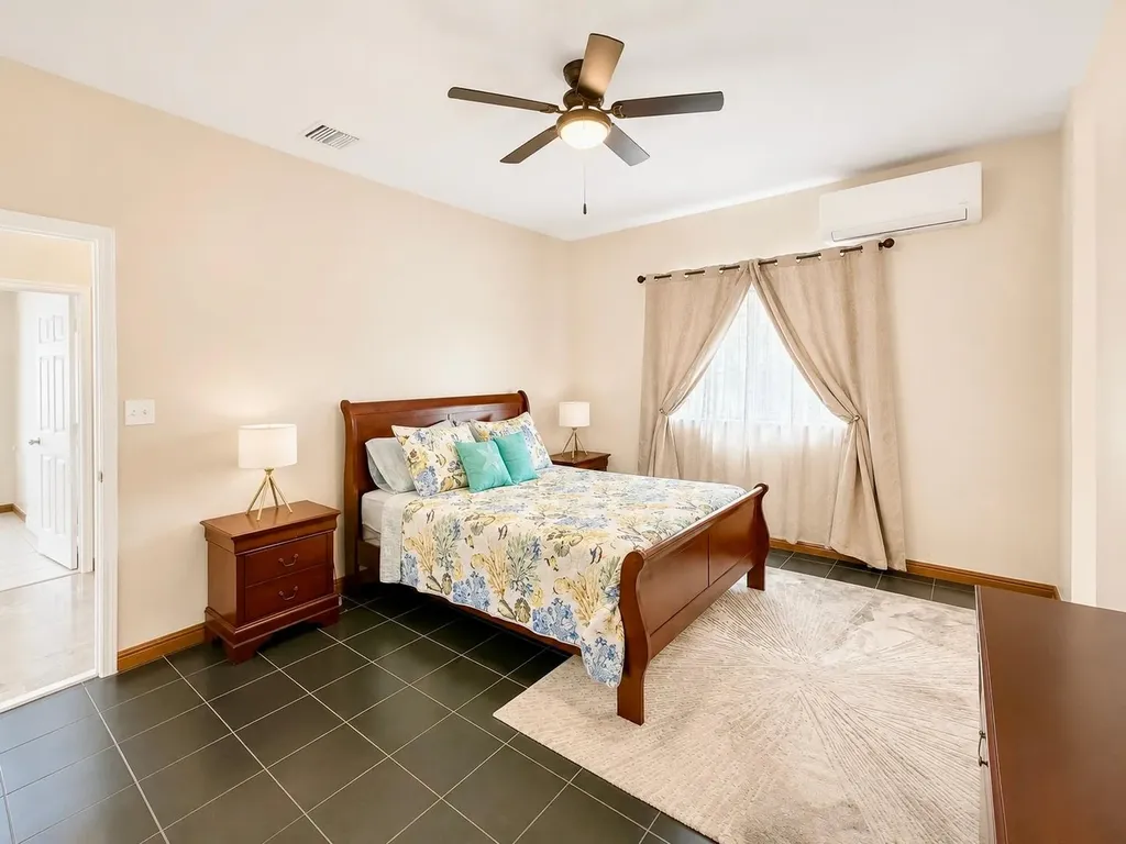 Jasper Close West New Providence Paradise Island BS