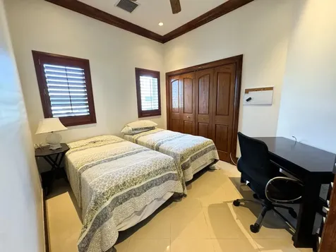 Caves Heights New Providence Paradise Island BS