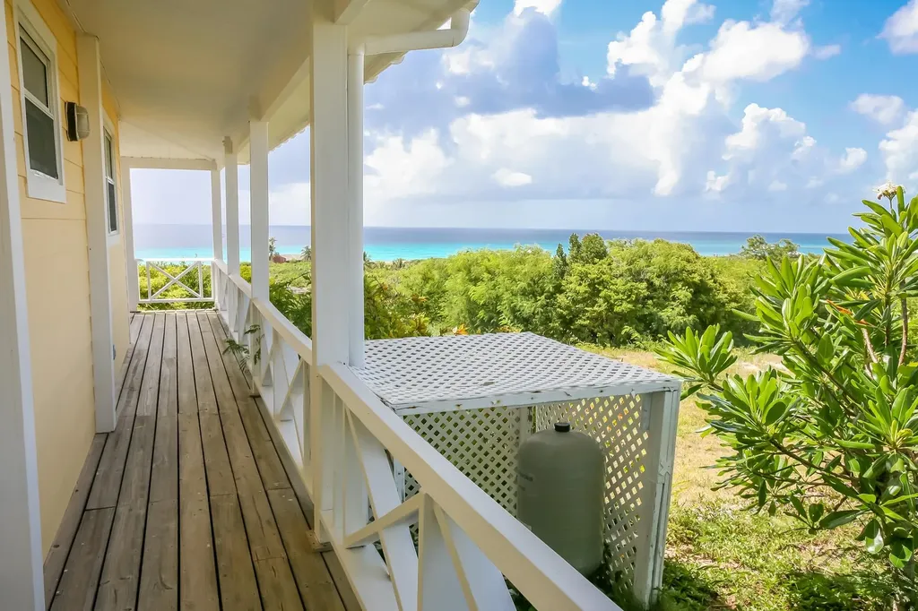 Sandy Point, Columbus Lan Lot 21 San Salvador BS