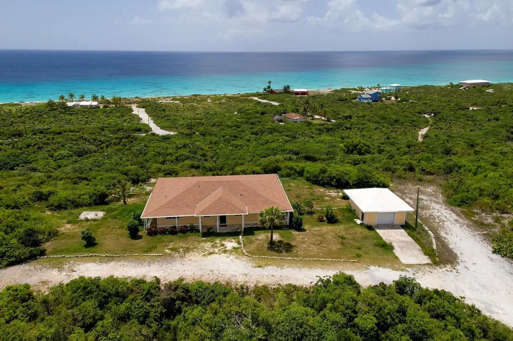 Sandy Point, Columbus Lan Lot 21 San Salvador BS