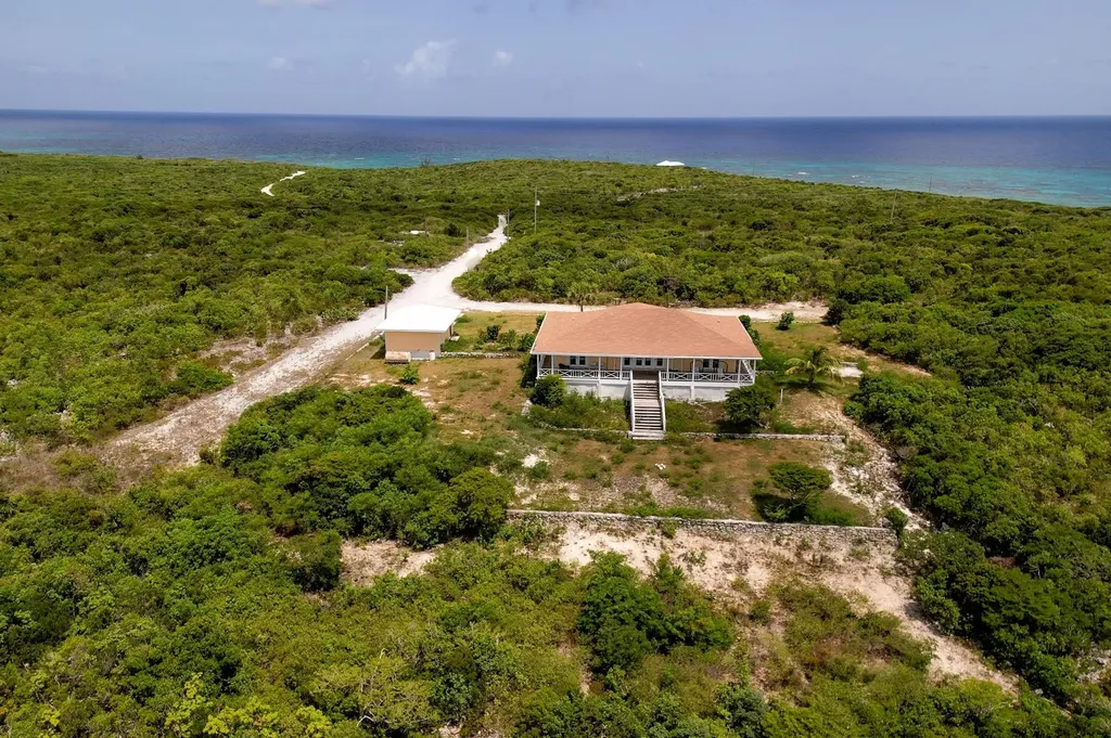 Sandy Point, Columbus Lan Lot 21 San Salvador BS