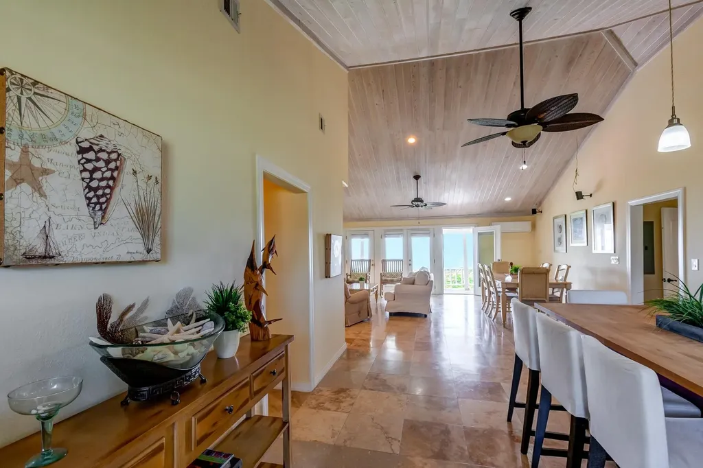 Sandy Point, Columbus Lan Lot 21 San Salvador BS