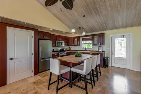 Sandy Point, Columbus Lan Lot 21 San Salvador BS