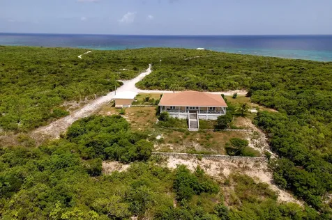Sandy Point, Columbus Lan Lot 21 San Salvador BS