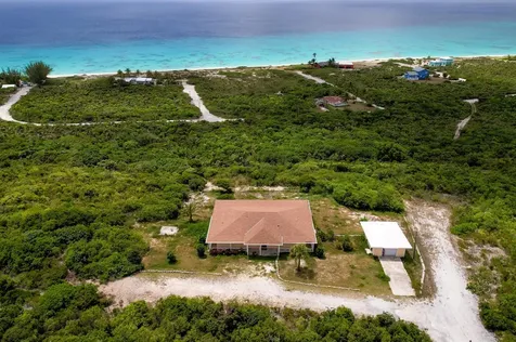 Sandy Point, Columbus Lan Lot 21 San Salvador BS