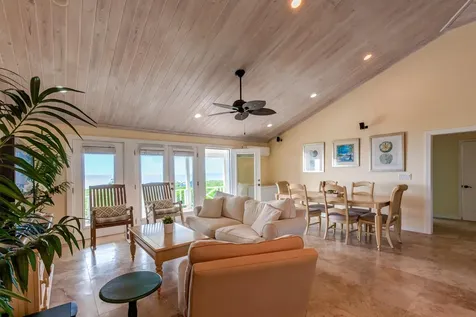Sandy Point, Columbus Lan Lot 21 San Salvador BS
