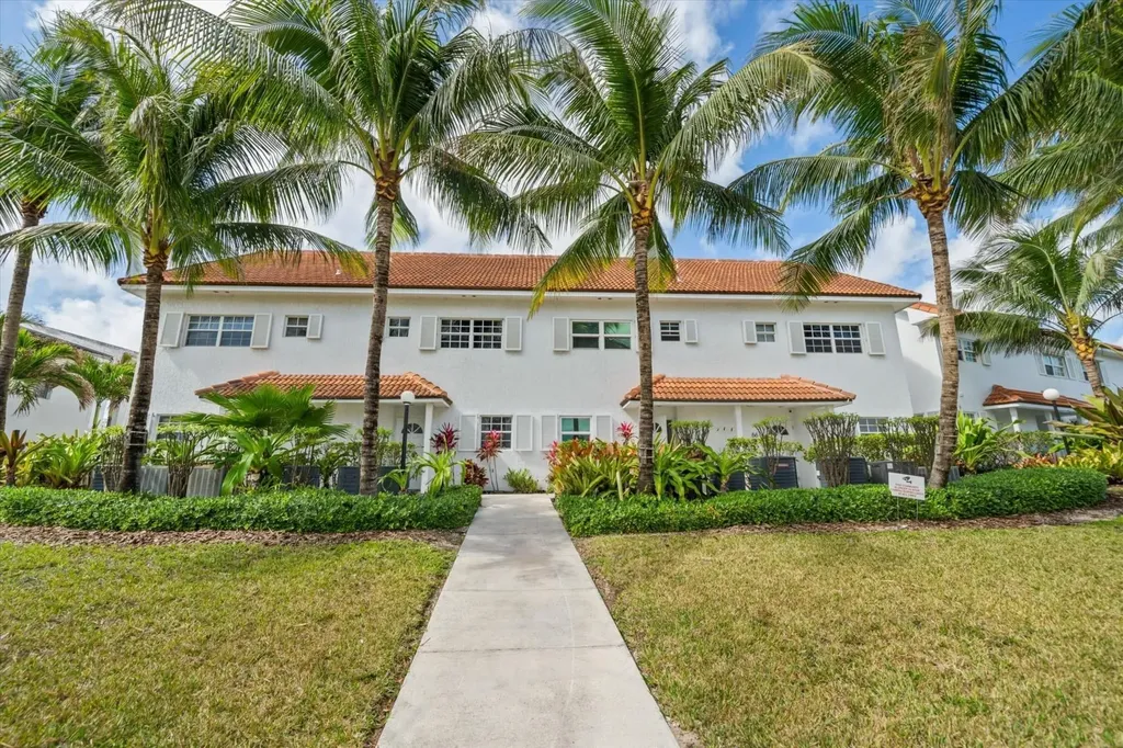 Bay Street Abaco BS