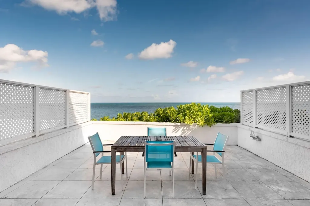 Bay Street Abaco BS