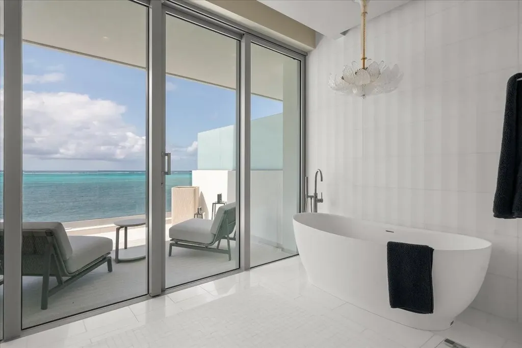 Ph 603 - Goldwynn New Providence Paradise Island BS