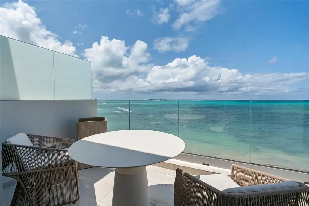 Ph 603 - Goldwynn New Providence Paradise Island BS
