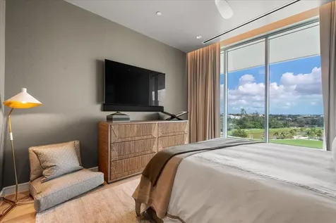 Ph 603 - Goldwynn New Providence Paradise Island BS