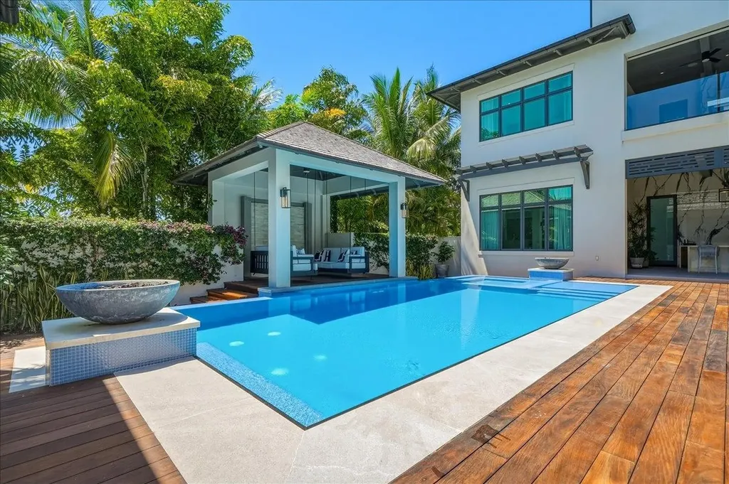 Loinnir Beach Walk Albany New Providence Paradise Island BS