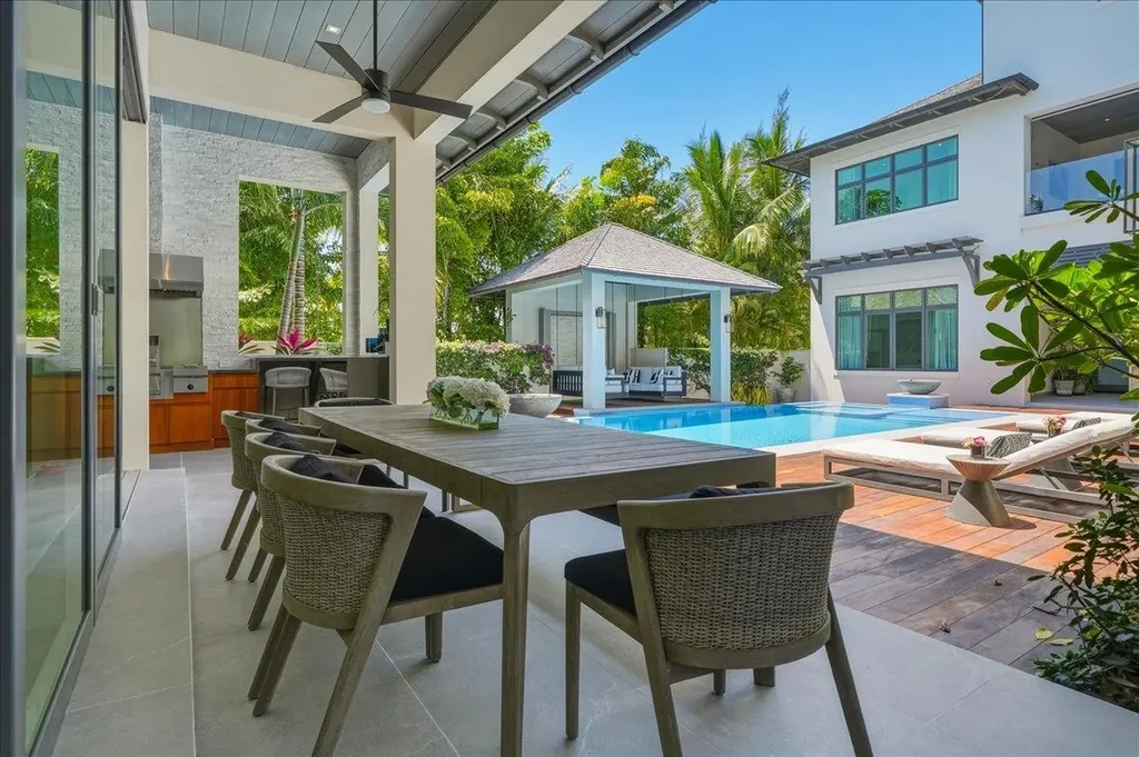 Loinnir Beach Walk Albany New Providence Paradise Island BS