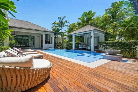Loinnir Beach Walk Albany New Providence Paradise Island BS