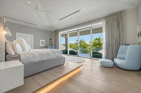 Loinnir Beach Walk Albany New Providence Paradise Island BS