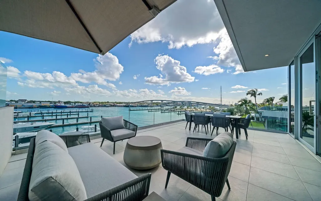 Sterling Commons New Providence Paradise Island BS