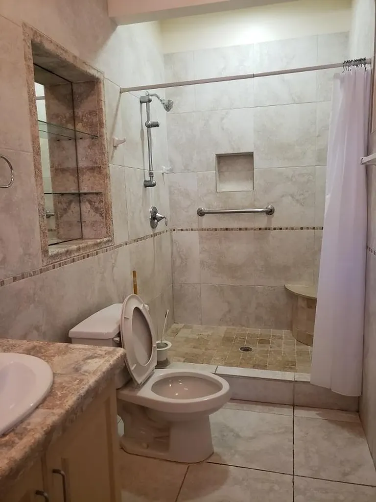 Market Street 16 New Providence Paradise Island BS