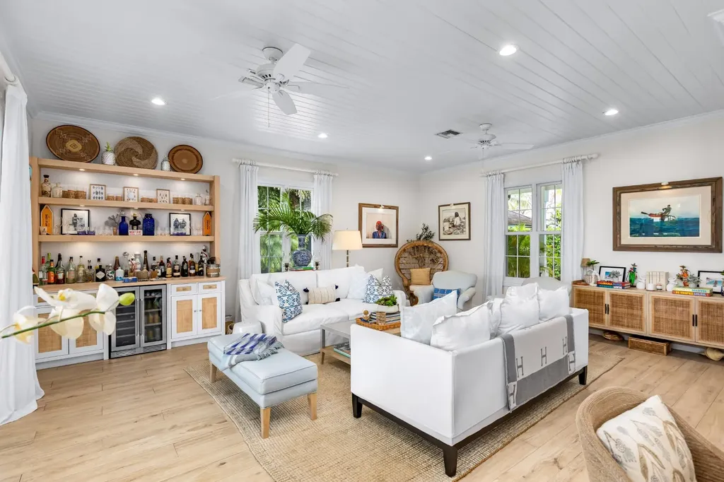 Turtle Cove Old Fort Bay New Providence Paradise Island BS