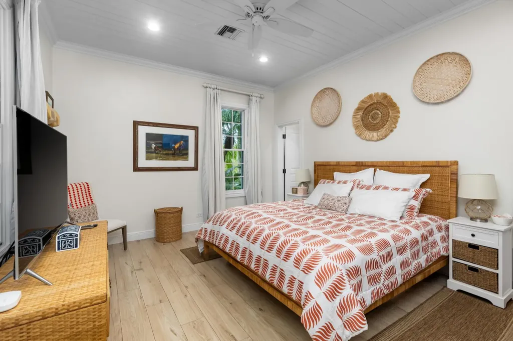 Turtle Cove Old Fort Bay New Providence Paradise Island BS