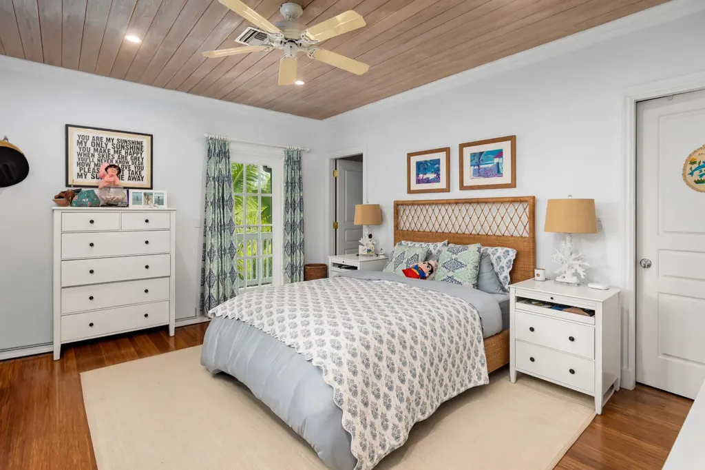 Turtle Cove Old Fort Bay New Providence Paradise Island BS