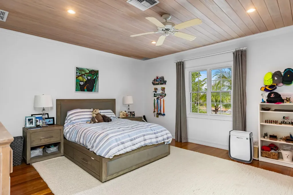 Turtle Cove Old Fort Bay New Providence Paradise Island BS