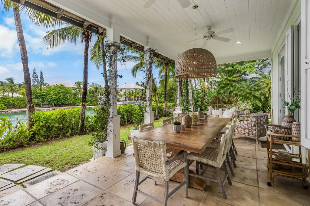 Turtle Cove Old Fort Bay New Providence Paradise Island BS