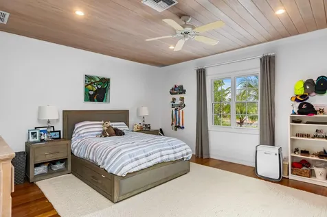 Turtle Cove Old Fort Bay New Providence Paradise Island BS